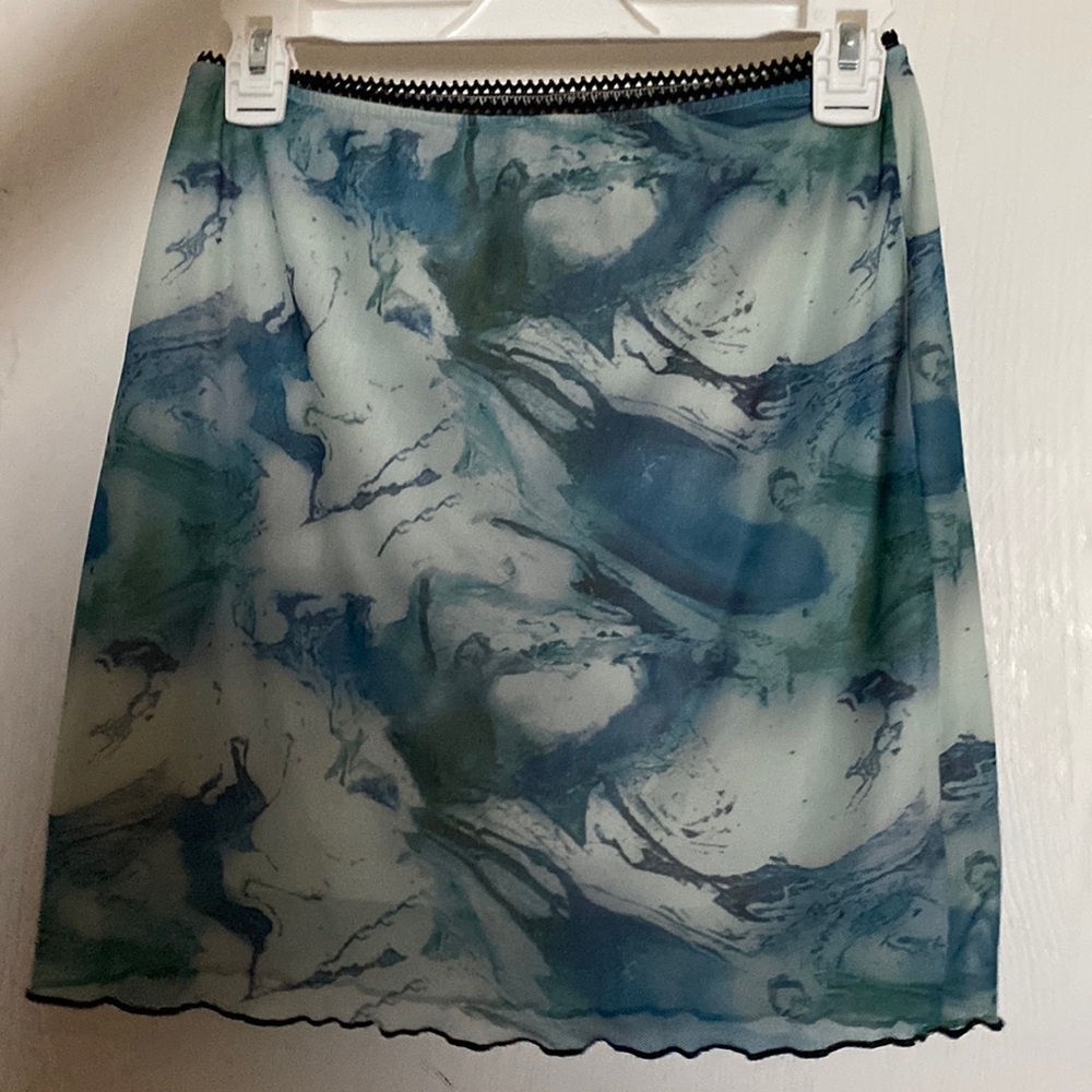 Cute skirt nice for a date night